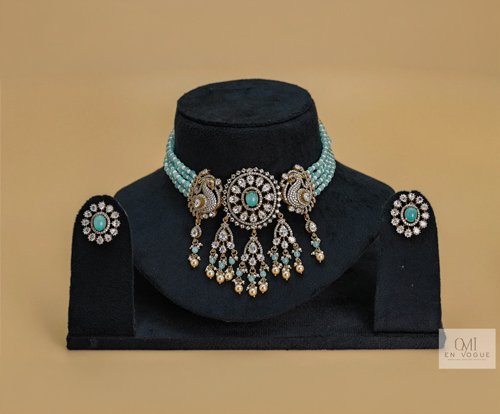 Indian wedding jewellery online - statement bridal earrings by OMI En Vogue